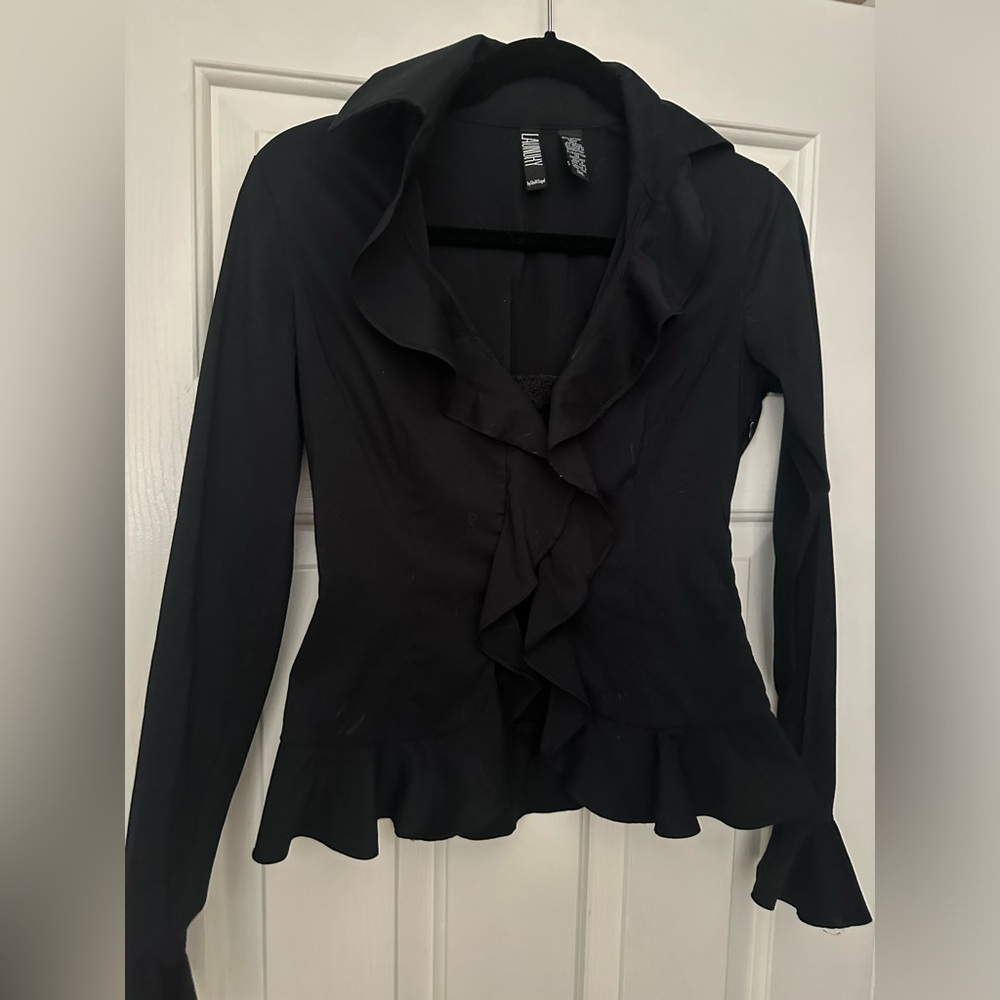 Beautiful black blouse !